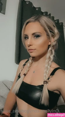 goddess_suzie [ goddess-suzie ] - Bite me 😈