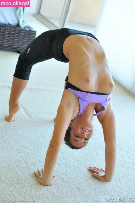 Eva Yoga [ eva-yoga ] - J'adore me faire de bien