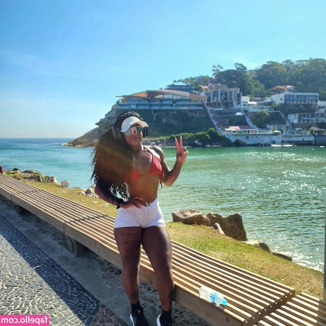 Eubrunnanunes - Have you ever wanted to tear my clothes off? Then talk dirty to me.