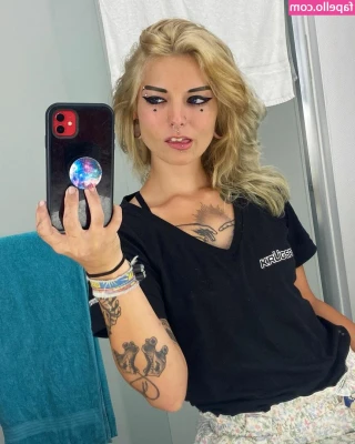 judyscarland - One breath, it'll just break it😈 So shut your mouth and run me