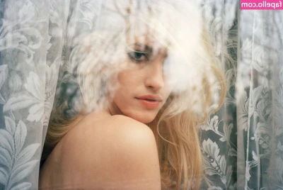 Karley Sciortino [ karley-sciortino ] - Love getting head especially when they have to find buried treasure