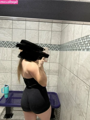 Itsjustgabbs_ [ itsjustgabbs ] - A mis fans: háblenme al dm 🙄 quiero mas interacción con ustedesss