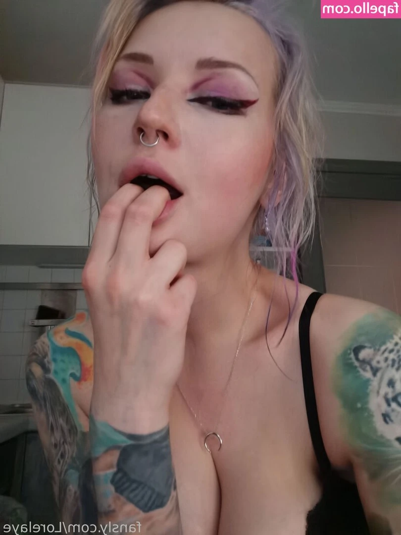Lorelaye - Weekly request poll winner: Panty sniffing fetish 🍑🩲 [5:32] - I