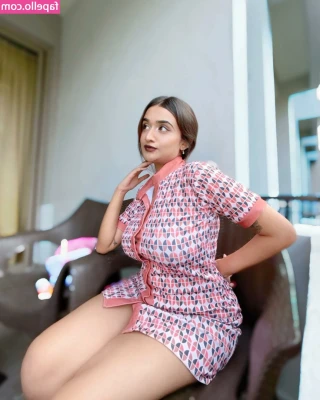 Ruchika Tandon [ ruchika-tandon ] - Boobs, butt & bars. My favourite ❤️🖤