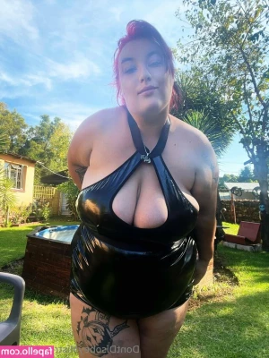mistresskatiana - Don’t you just wanna spank that.. 🖤😈🍑