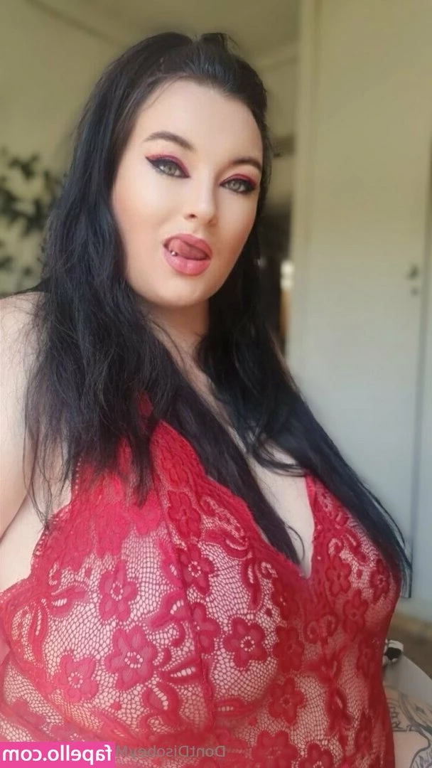 mistresskatiana - Last night had a great dinner with my bestie and another friend. Then