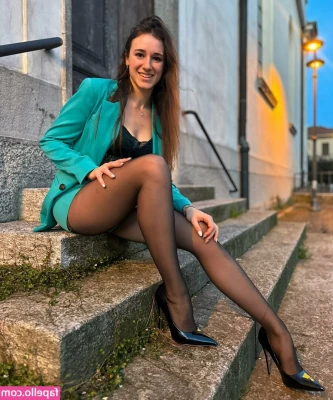 Elisa Santinon [ elisa-santinon-2 ] - Juan Martin Erect!