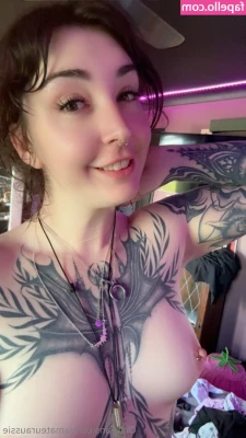amateuraussie [ amateuraussie-2 ] - Do I look tasty