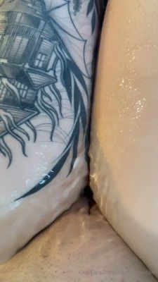 amateuraussie [ amateuraussie-2 ] - Still keeping a little something on  but drop a tip  and I ll take it