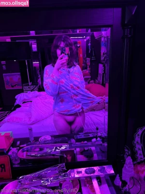 amateuraussie [ amateuraussie-2 ] - Out with my old friend Julie  sfw