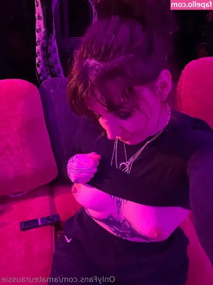 amateuraussie [ amateuraussie-2 ] - 🌹 I want you to warm me up this Saturday night 🔥