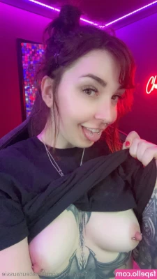 amateuraussie [ amateuraussie-2 ] - Like wow, is this weird that i want to fuck my clone and lick her