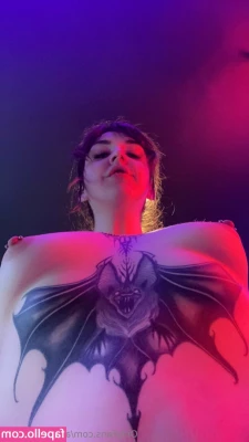 amateuraussie [ amateuraussie-2 ] - Nya  let me show you my Cybercatgirl outfit   Giving you good and low