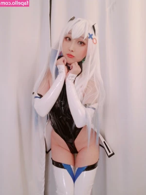 RinnieRiot - Dressing up for my FAVORITE holiday!! 😈👻 can you GUESS what