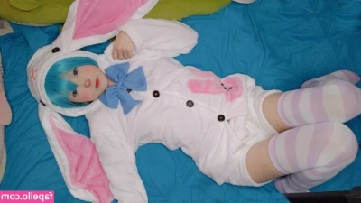 Plebita_chan [ plebita-chan ] - I love Friday night - how big will I get tonight? What should I get