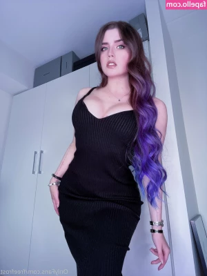 freefrost - https://onlyfans.com/1257789576/silviasiciliaxxx