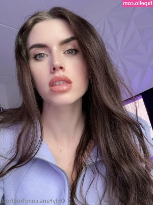 freefrost - Ops 😘  Domani sera ultime foto del set 😛 E sono le mie