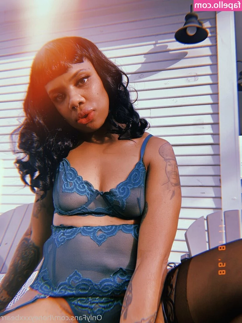 honeyxxxbearr - Happy Hump Day  Photoshoot Part 1     Enjoy these sultry photos