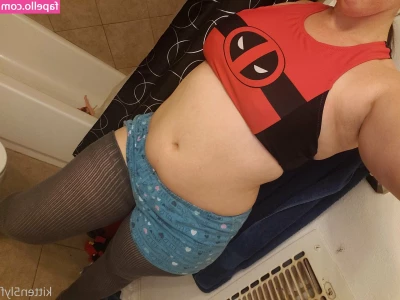 kitten5lyf_free [ kitten5lyf-free ] - Pretty smile on this girl