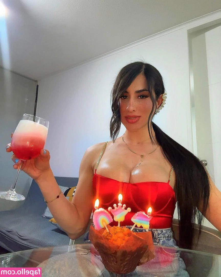 Ximerabbit - Now sit down in front of me… and worship this sexy hot Milf Goddess