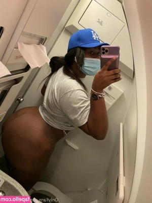 Sweettoothh - I want you to stroke for me.   I want your hand sliding up and down