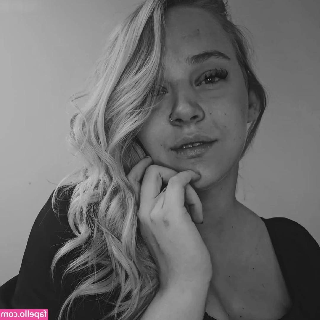 MrsXeniaTv - Hey lovelies I’m so sleepy after my trip I’ll answer messages