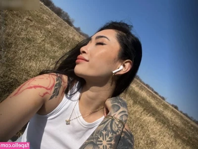 asianiina [ asianiina-1 ] - Should I post more feet content?