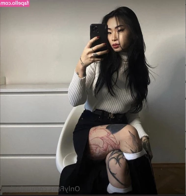asianiina [ asianiina-1 ] - Who wants to have some fun tonight    I know I do