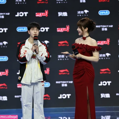 YushuangLOL - Excuse me, have you got a minute to play with my holes? 🤭