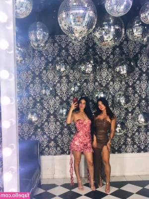 Alicia Mtz123 [ alicia-mtz123 ] - Late night showers