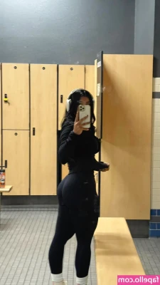 Alicia Mtz123 [ alicia-mtz123 ] - Squeeze it and kiss it 🍑💋