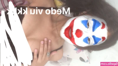 xxoxo_creep18 [ xxoxo-creep18 ] - i should run for the worlds best titties 👀