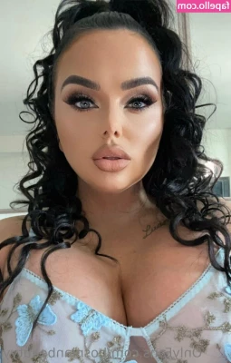 bosnianbeautyy - Heels and nylons always make me stroke my dick
