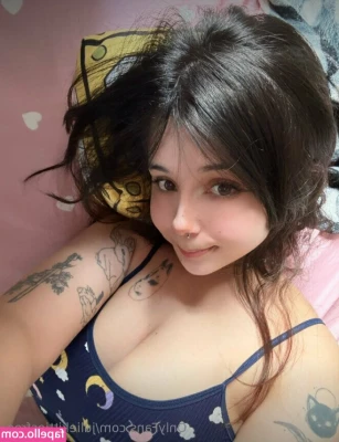 juliekittiesfree - My feet and my cute face run through your mind all day 😘 tribute