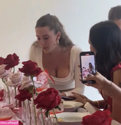 LAURA @lauramjj [ laura-lauramjj ] - im gettin out of a slump 👉🏻👈🏻 should i film with a glass