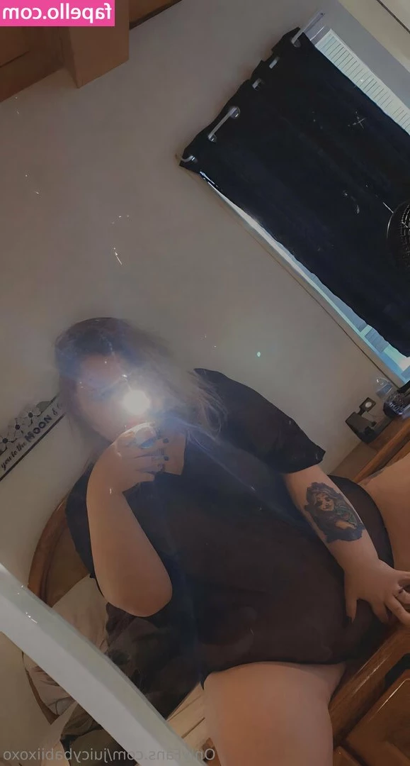 juicysinclair - On your kness and suck it