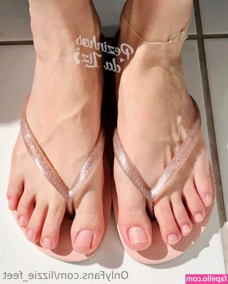 lizzie_feet [ lizzie-feet ] - I create my own world where every shot is an art of seduction. The
