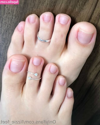 lizzie_feet [ lizzie-feet ] - Sweet dreams
