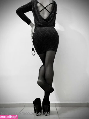 lizzie_feet [ lizzie-feet ] - Do you think I look beautiful