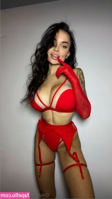 aleksa_si [ aleksa-si ] - Photoset from my "Hardcore Squashing with my Slave" video 😍 I had