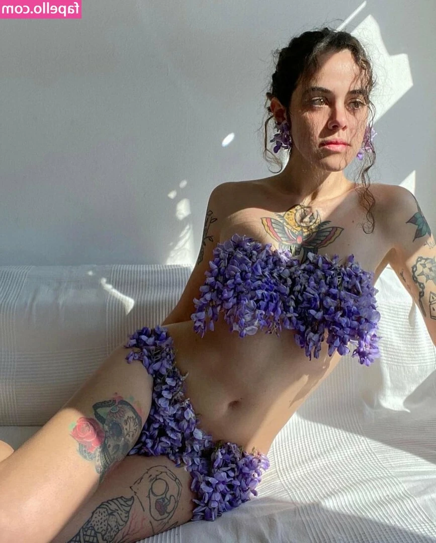Imponderabile - Which part of my body is your favorite? Answers in tips, of course