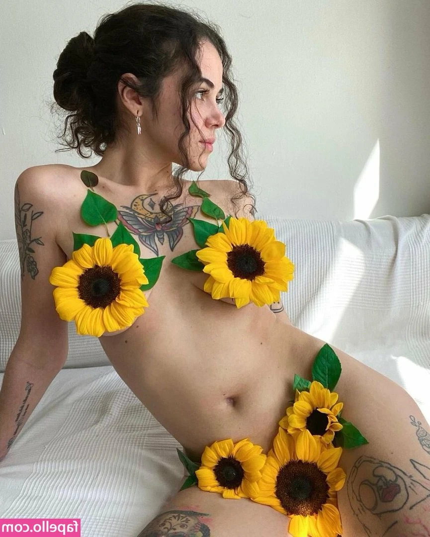 Imponderabile - Suns out buns out 🍑🔥