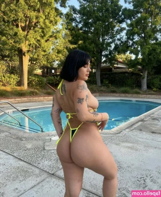 Savannah Langley [ savannah-langley ] - holly jolly booty ❤️