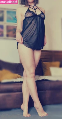 oliviaogk - Do I look good in this? 🥰
