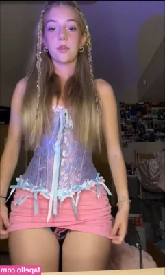Kaylafruitt - Me siento así encima ? 😳