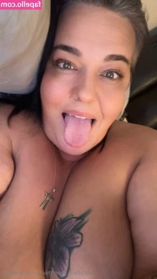 thickchickmilffree - Can you guess which one s mine       carcamposphoto