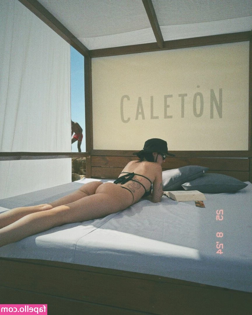 ALeksa.ndria [ aleksa-ndria ] - How about you cum tell me what I taste like