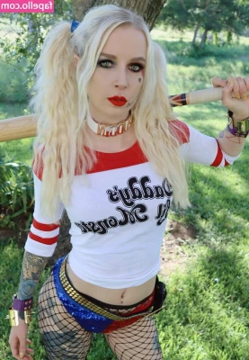 jezebelrosexx - Imagine I'm bent over waiting for your 🍆 Hope you enjoy this 😜