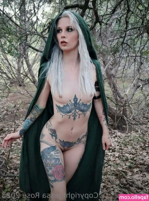 jezebelrosexx - Horny af.. hope this gets you the same way 🥵 Tell me all the bad