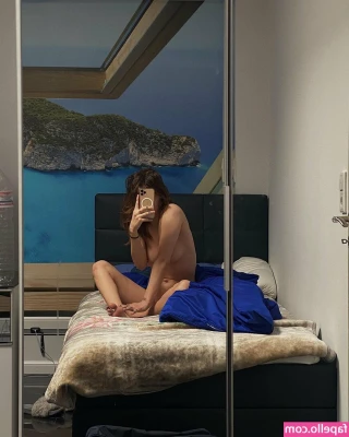 gold_oyster [ gold-oyster ] - Let's spend this day in bed, watching movies and discussing, maybe